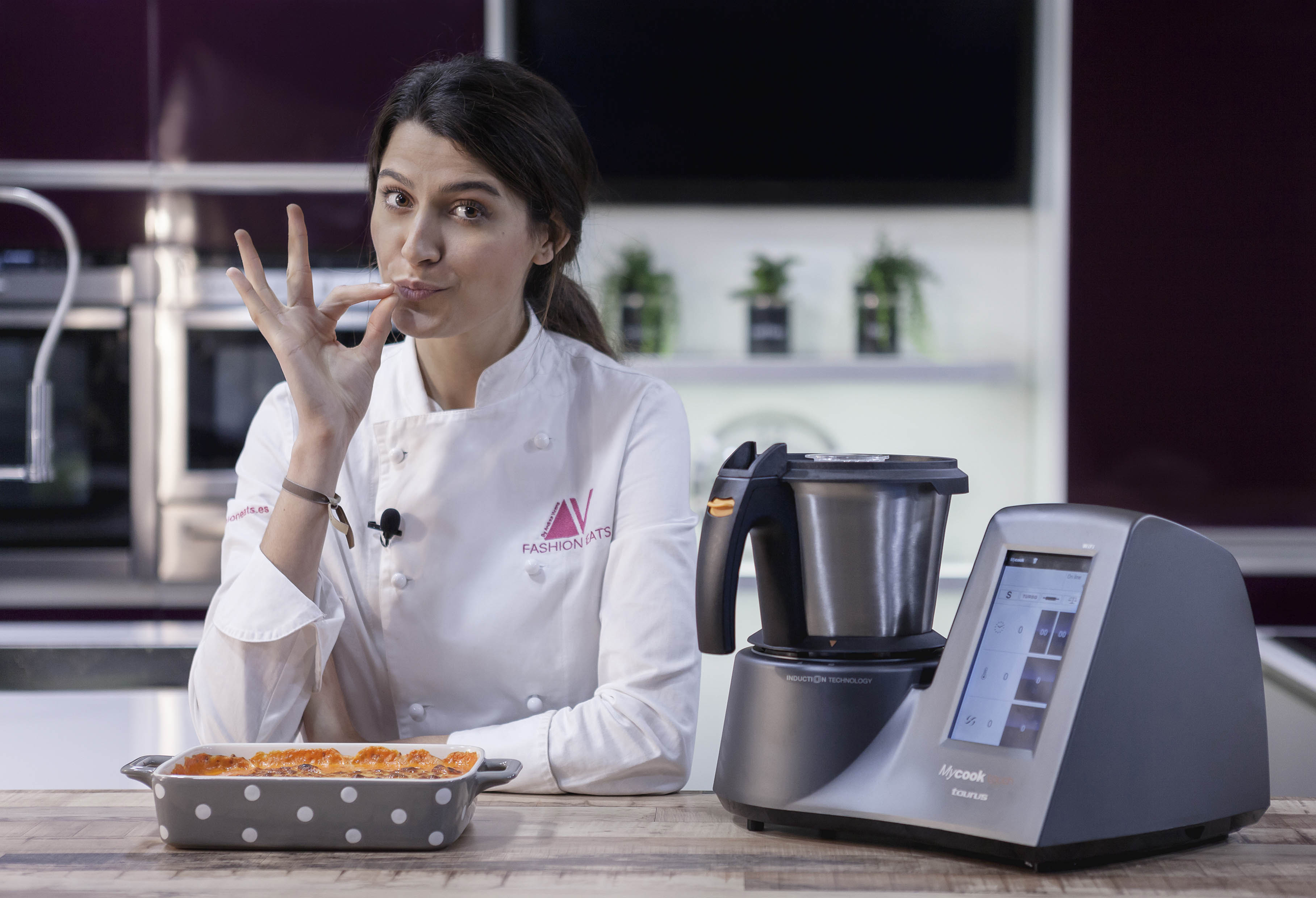 Taurus Mycook Touch ficha como embajadora a Andrea Vicens